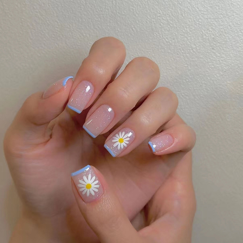 Juego de 24 Uñas Postizas Cort - Nail Art French Nails reseña y precio